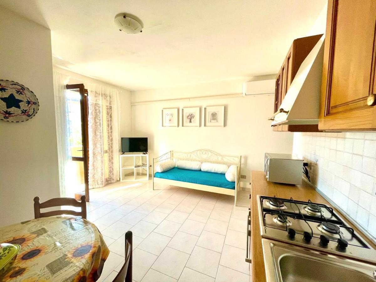 Apartment Luisa Tergu Екстер'єр фото
